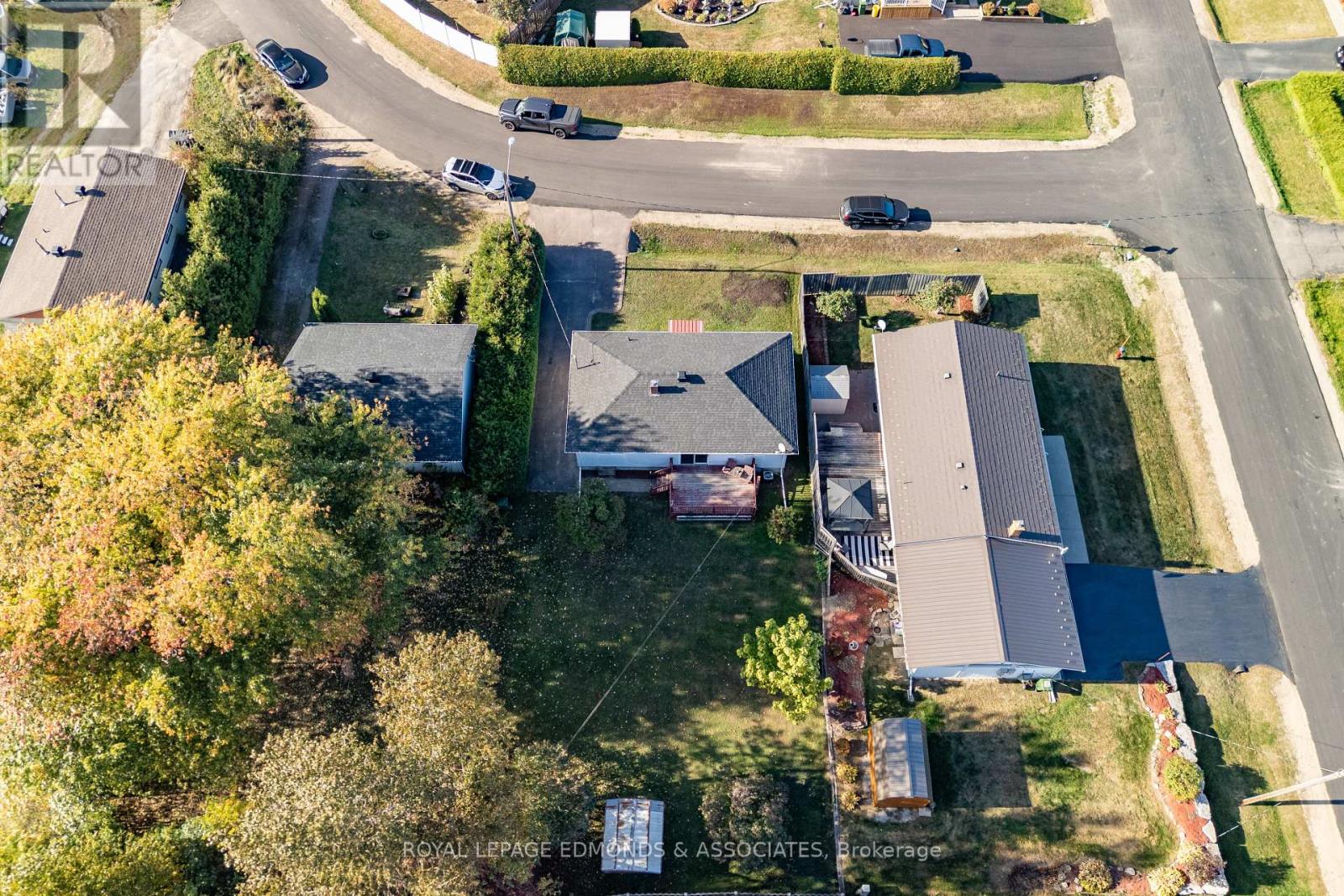 661 Angle Street, Laurentian Valley, Ontario  K8A 5E6 - Photo 35 - X12451158