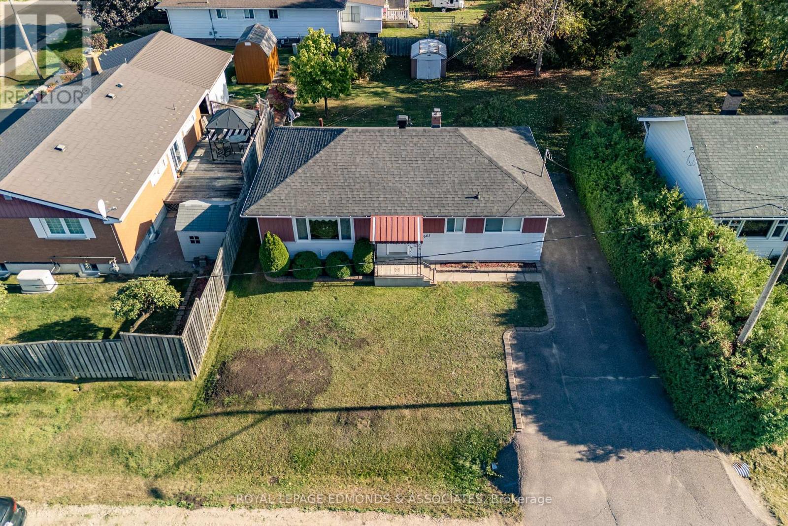 661 Angle Street, Laurentian Valley, Ontario  K8A 5E6 - Photo 4 - X12451158