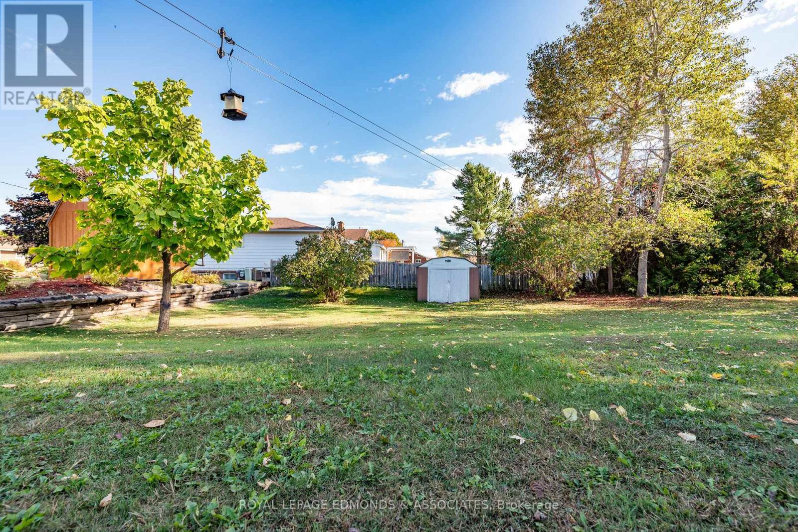 661 Angle Street, Laurentian Valley, Ontario  K8A 5E6 - Photo 8 - X12451158