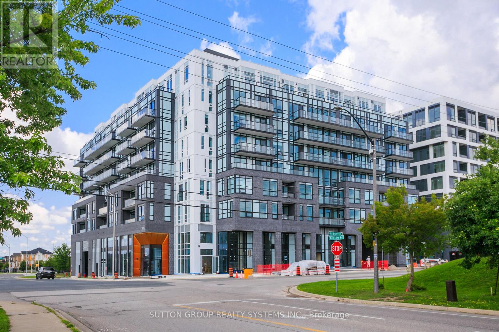 204 - 3005 PINE GLEN ROAD, Oakville, Ontario