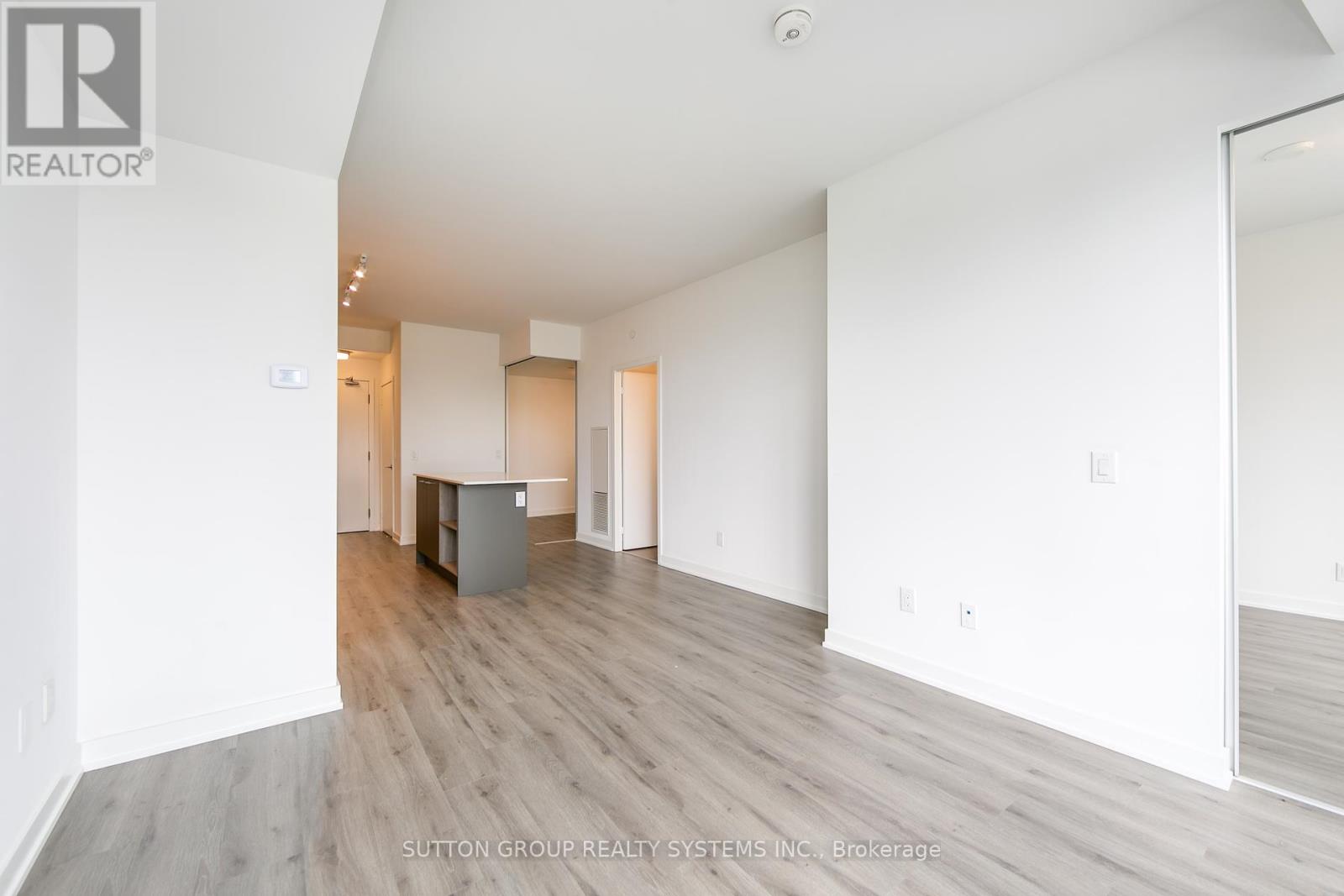 204 - 3005 Pine Glen Road, Oakville, Ontario  L6M 5P5 - Photo 4 - W12451136