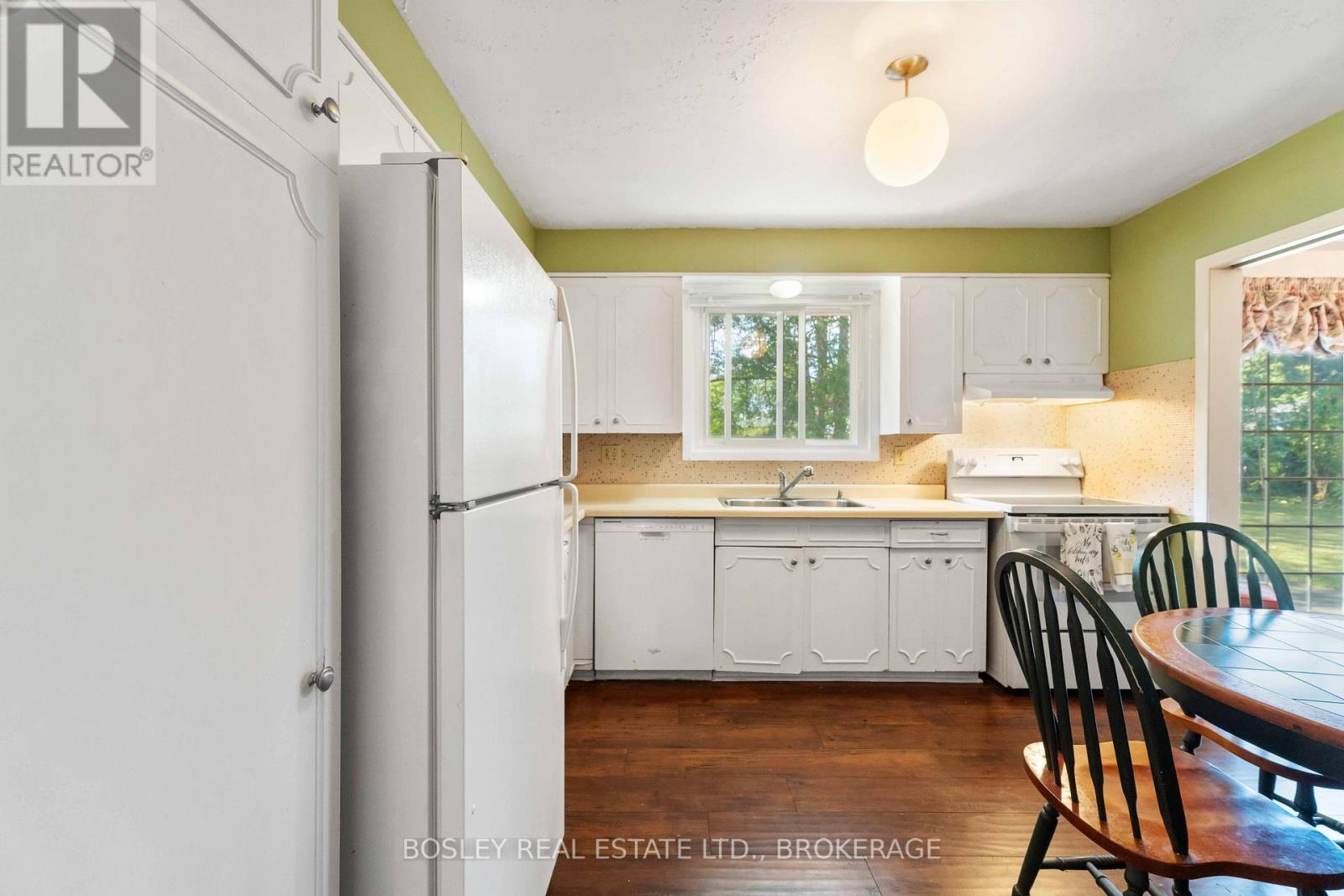 27 Meadowlark Crescent, St. Catharines, Ontario  L2N 2M6 - Photo 15 - X12451197