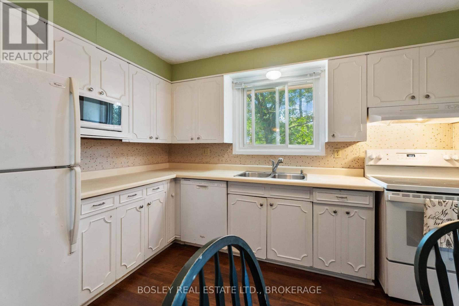 27 Meadowlark Crescent, St. Catharines, Ontario  L2N 2M6 - Photo 16 - X12451197