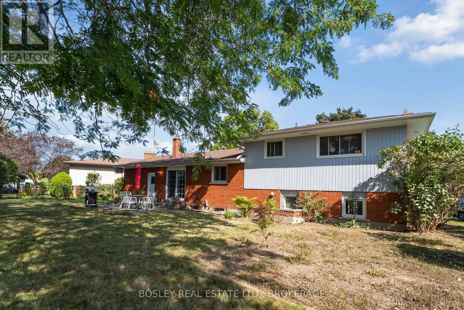 27 Meadowlark Crescent, St. Catharines, Ontario  L2N 2M6 - Photo 35 - X12451197