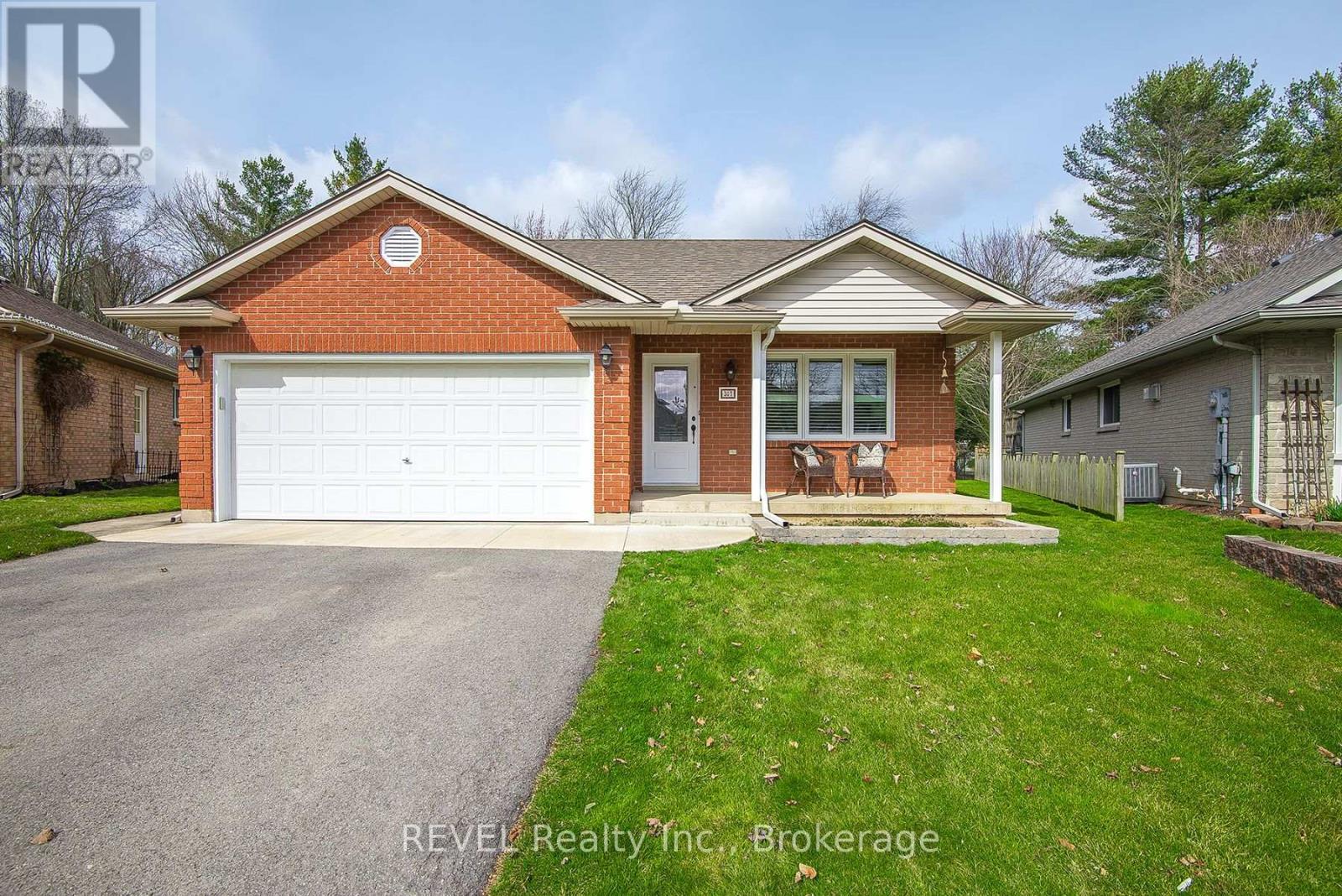 307 Beckett Crescent, Pelham, Ontario  L3E 0N5 - Photo 1 - X12451200