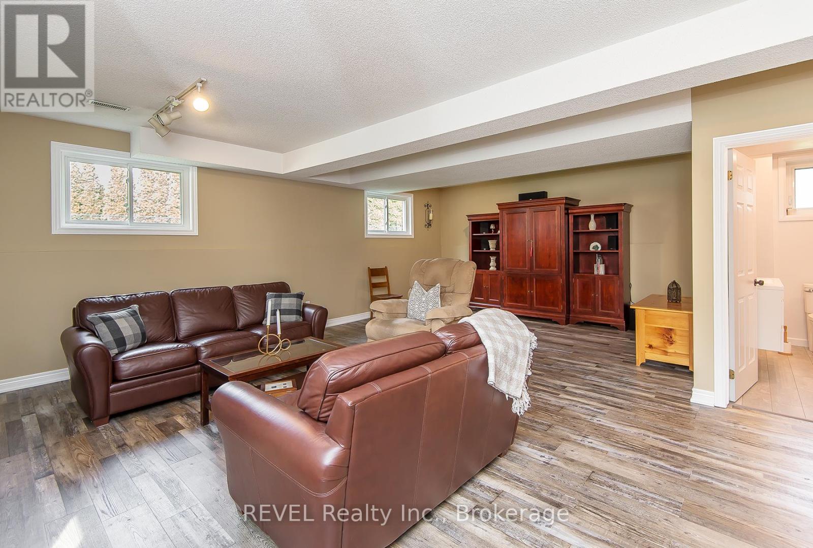 307 Beckett Crescent, Pelham, Ontario  L3E 0N5 - Photo 18 - X12451200