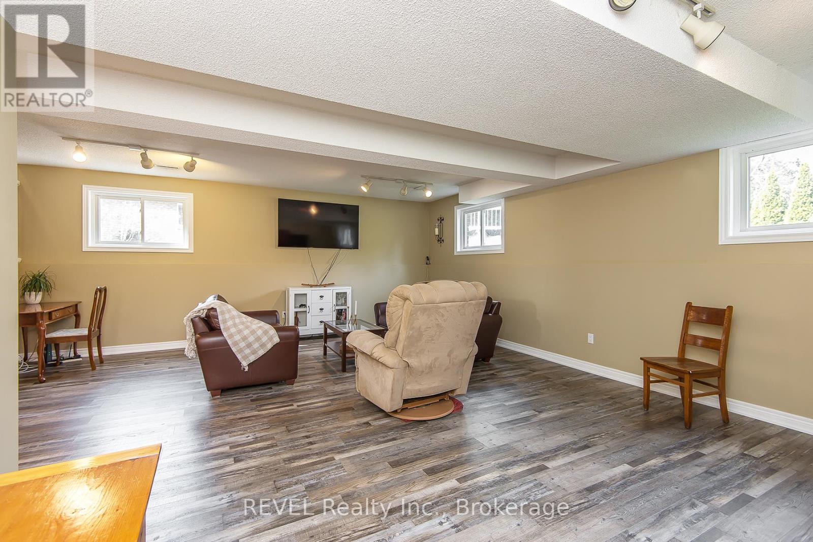 307 Beckett Crescent, Pelham, Ontario  L3E 0N5 - Photo 20 - X12451200