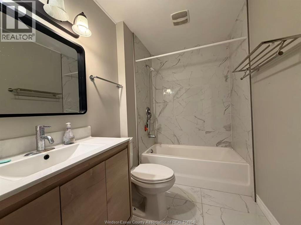 768 Bridge, Windsor, Ontario  N9B 2M6 - Photo 6 - 25025600