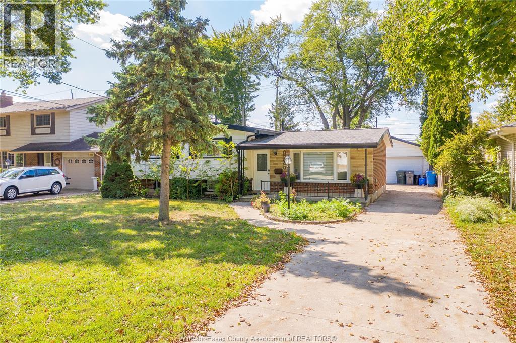 4307 Ashfield Crescent, Windsor, Ontario  N9G 2G8 - Photo 2 - 25025544
