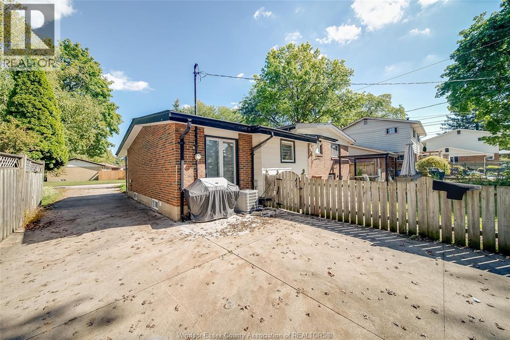 4307 Ashfield Crescent, Windsor, Ontario  N9G 2G8 - Photo 46 - 25025544