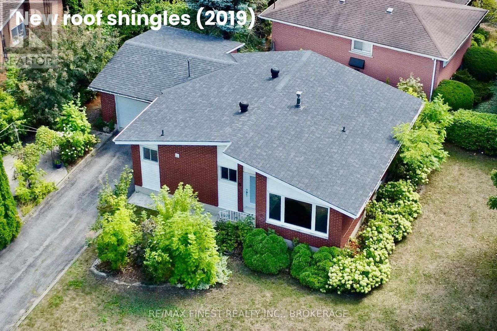 5 Michael Grass Crescent, Kingston, Ontario  K7M 2W2 - Photo 2 - X12412159