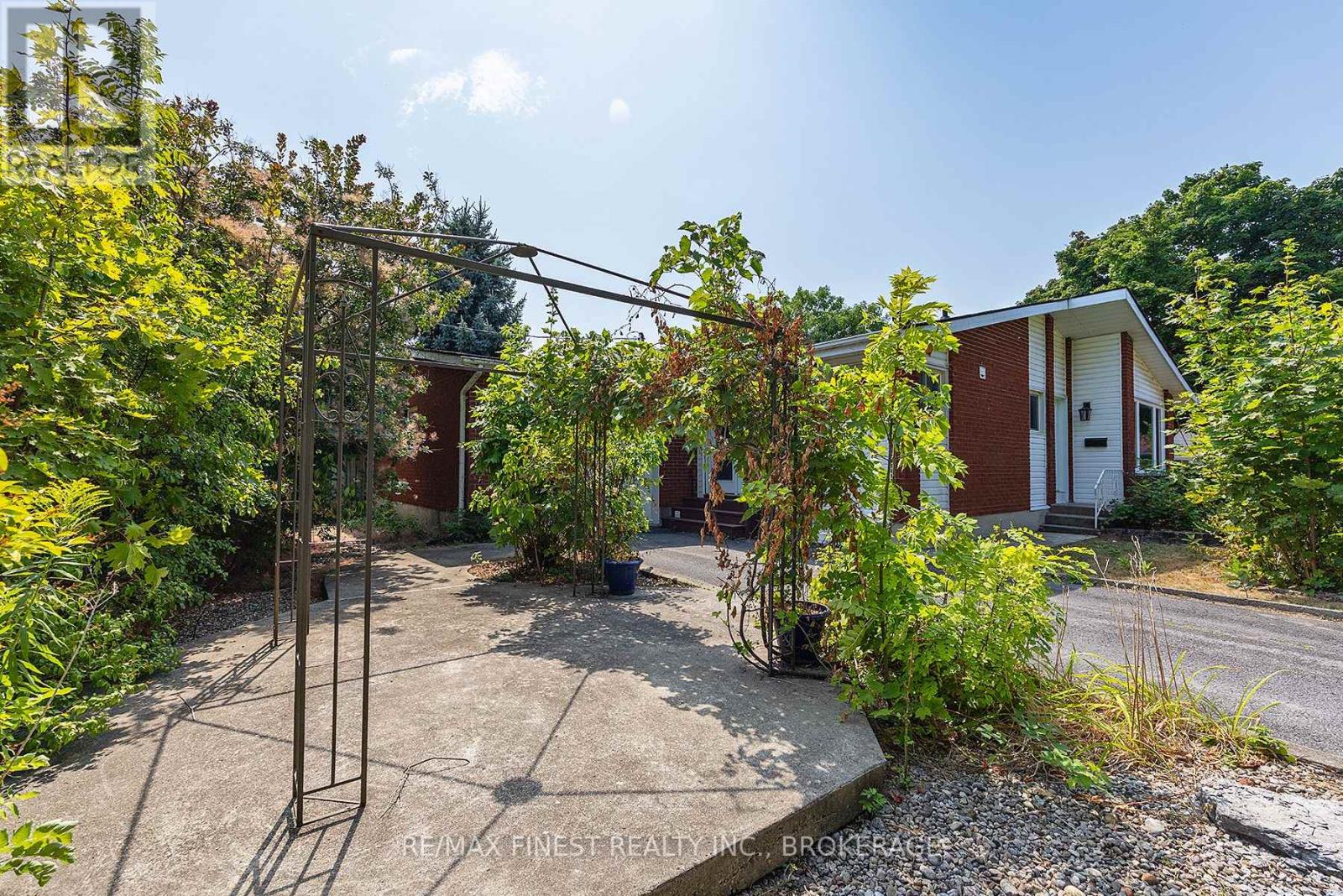 5 Michael Grass Crescent, Kingston, Ontario  K7M 2W2 - Photo 33 - X12412159