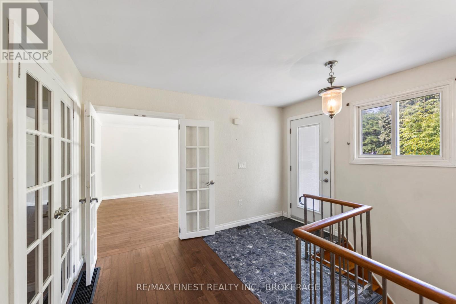 5 Michael Grass Crescent, Kingston, Ontario  K7M 2W2 - Photo 9 - X12412159