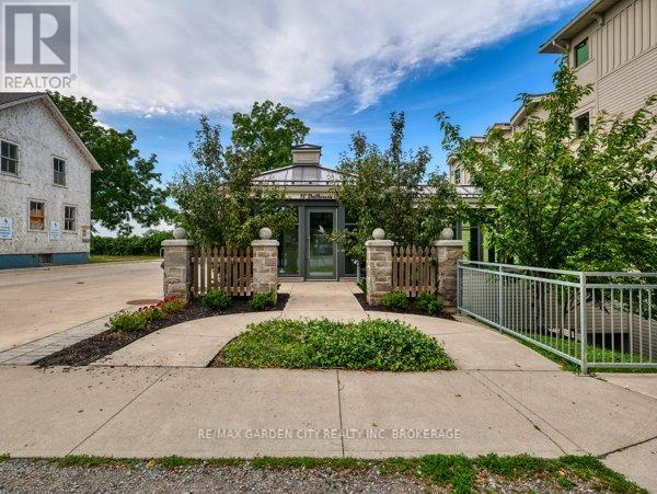 101 - 10 Dalhousie Avenue, St. Catharines, Ontario  L2N 4W4 - Photo 2 - X12319259
