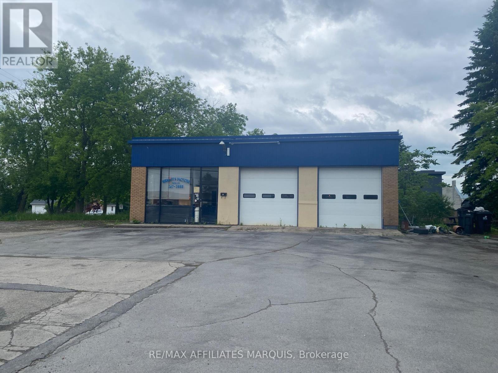60 Dufferin Street, Perth, Ontario  K7H 3A7 - Photo 2 - X12019527