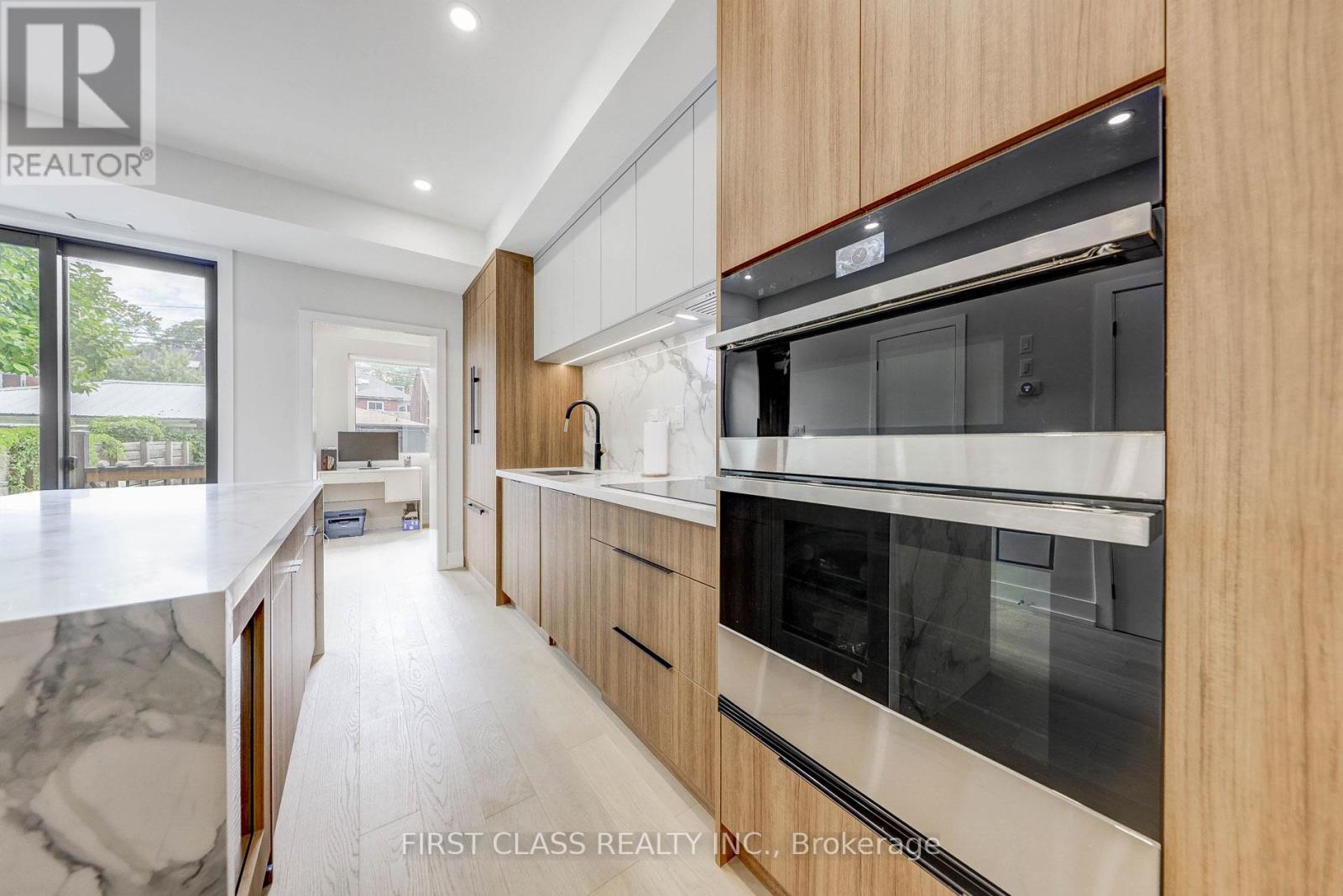 431 Roxton Road, Toronto, Ontario  M6G 3R5 - Photo 10 - C12451154