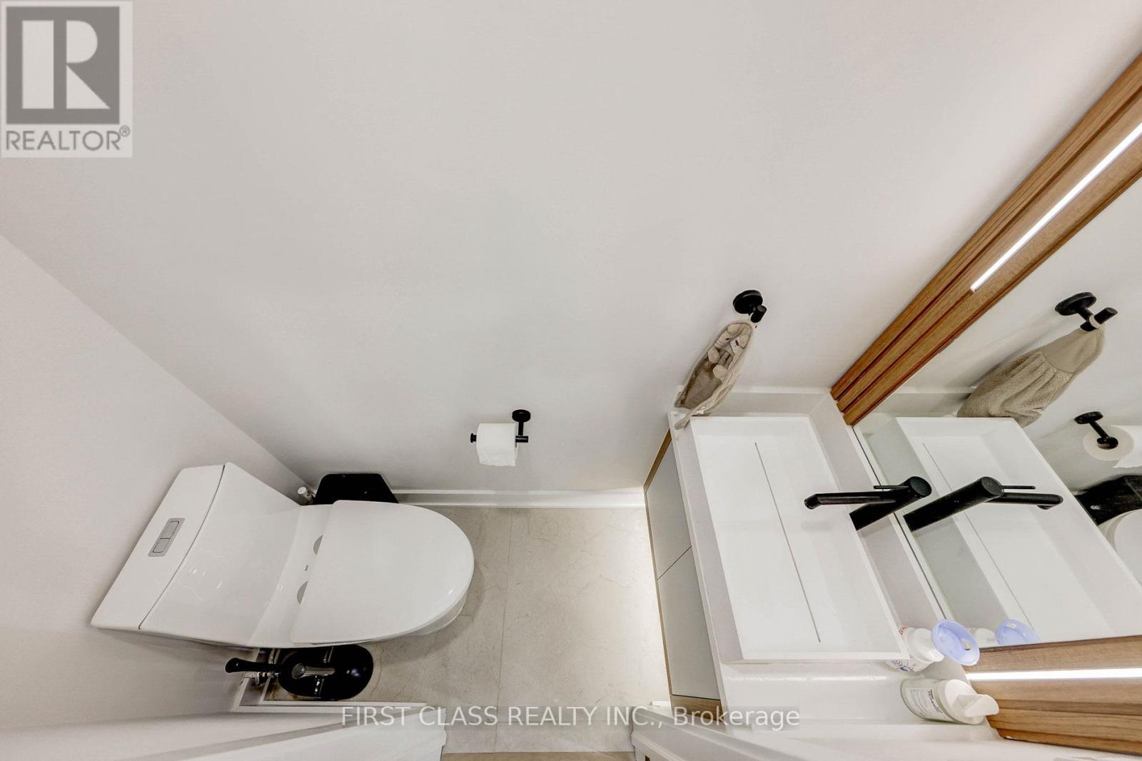 431 Roxton Road, Toronto, Ontario  M6G 3R5 - Photo 13 - C12451154