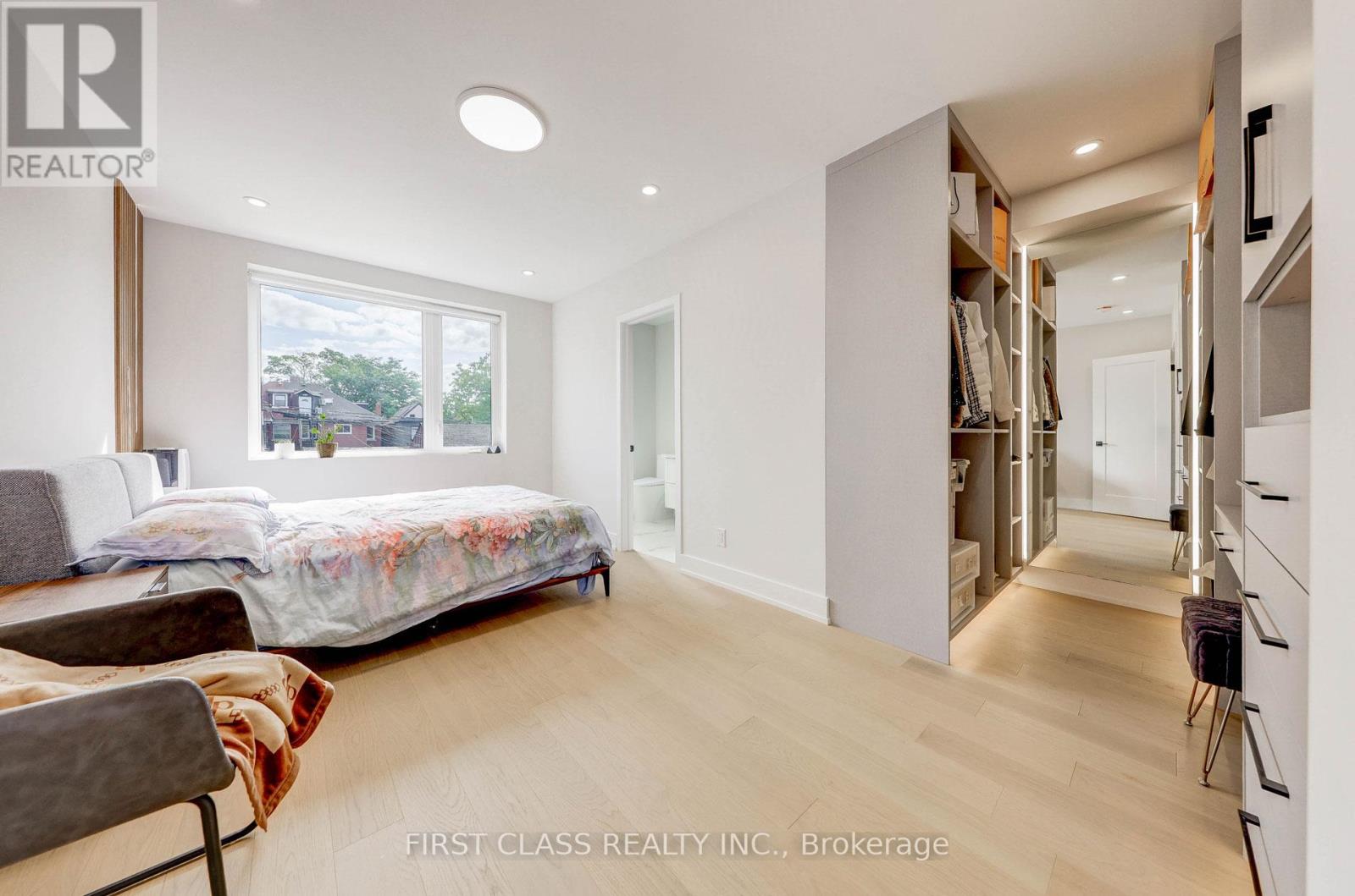 431 Roxton Road, Toronto, Ontario  M6G 3R5 - Photo 17 - C12451154