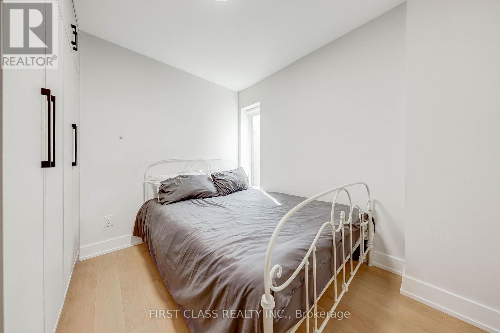 431 Roxton Road, Toronto, Ontario  M6G 3R5 - Photo 22 - C12451154