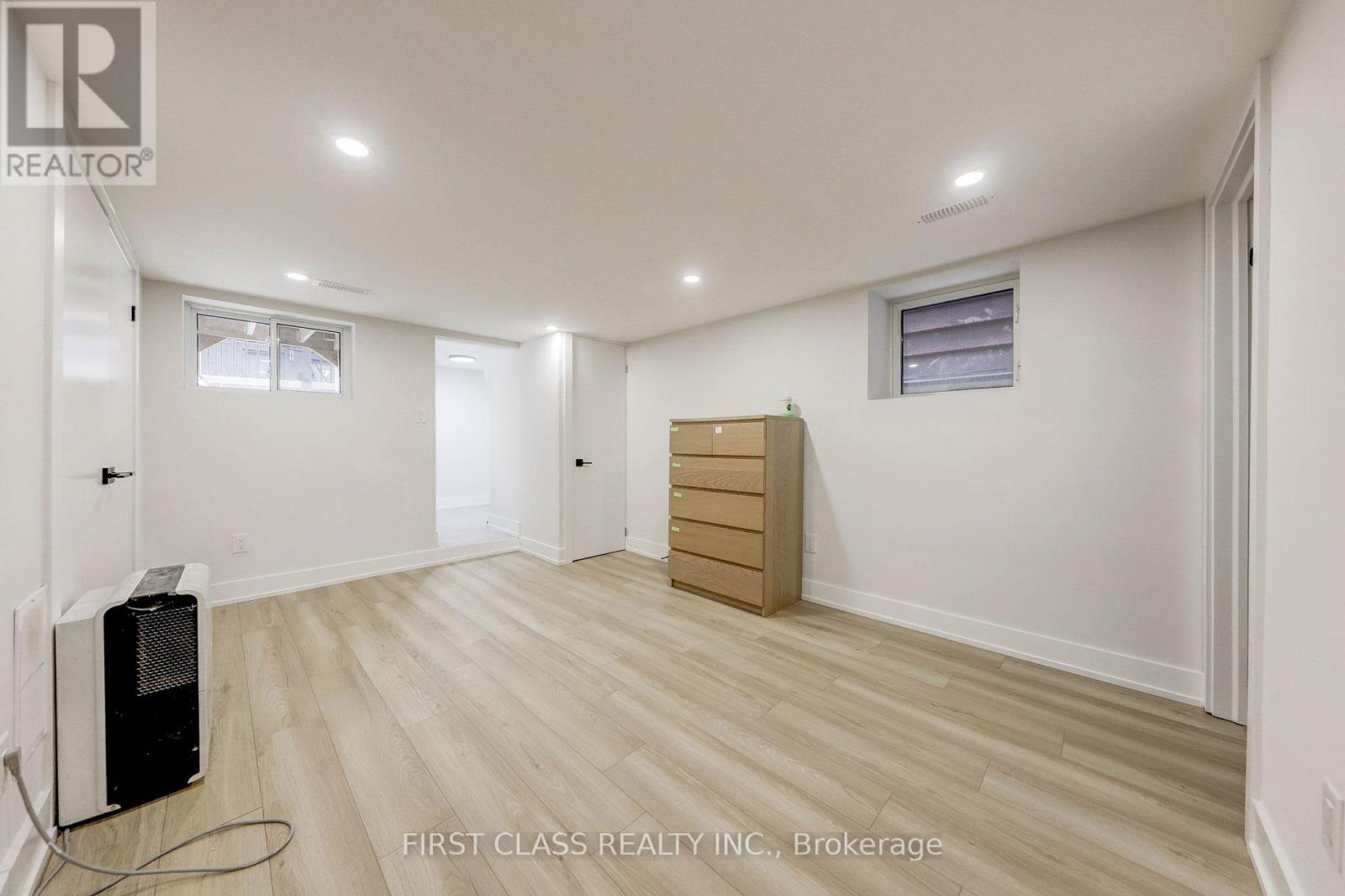 431 Roxton Road, Toronto, Ontario  M6G 3R5 - Photo 41 - C12451154