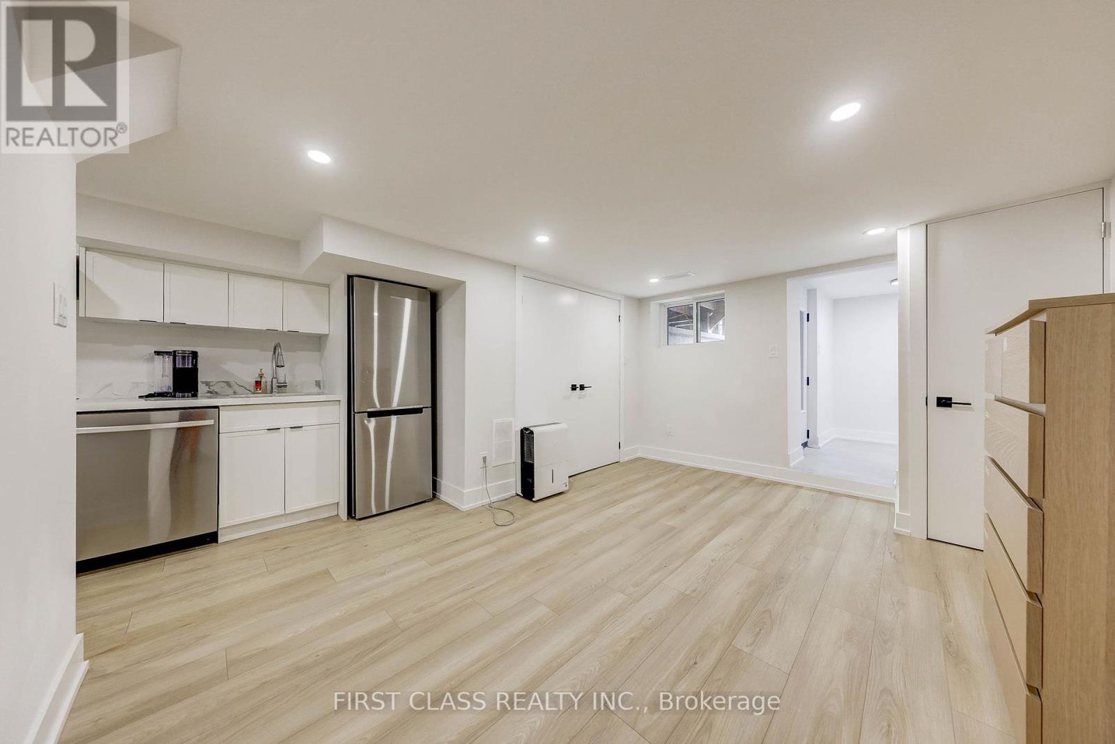 431 Roxton Road, Toronto, Ontario  M6G 3R5 - Photo 43 - C12451154