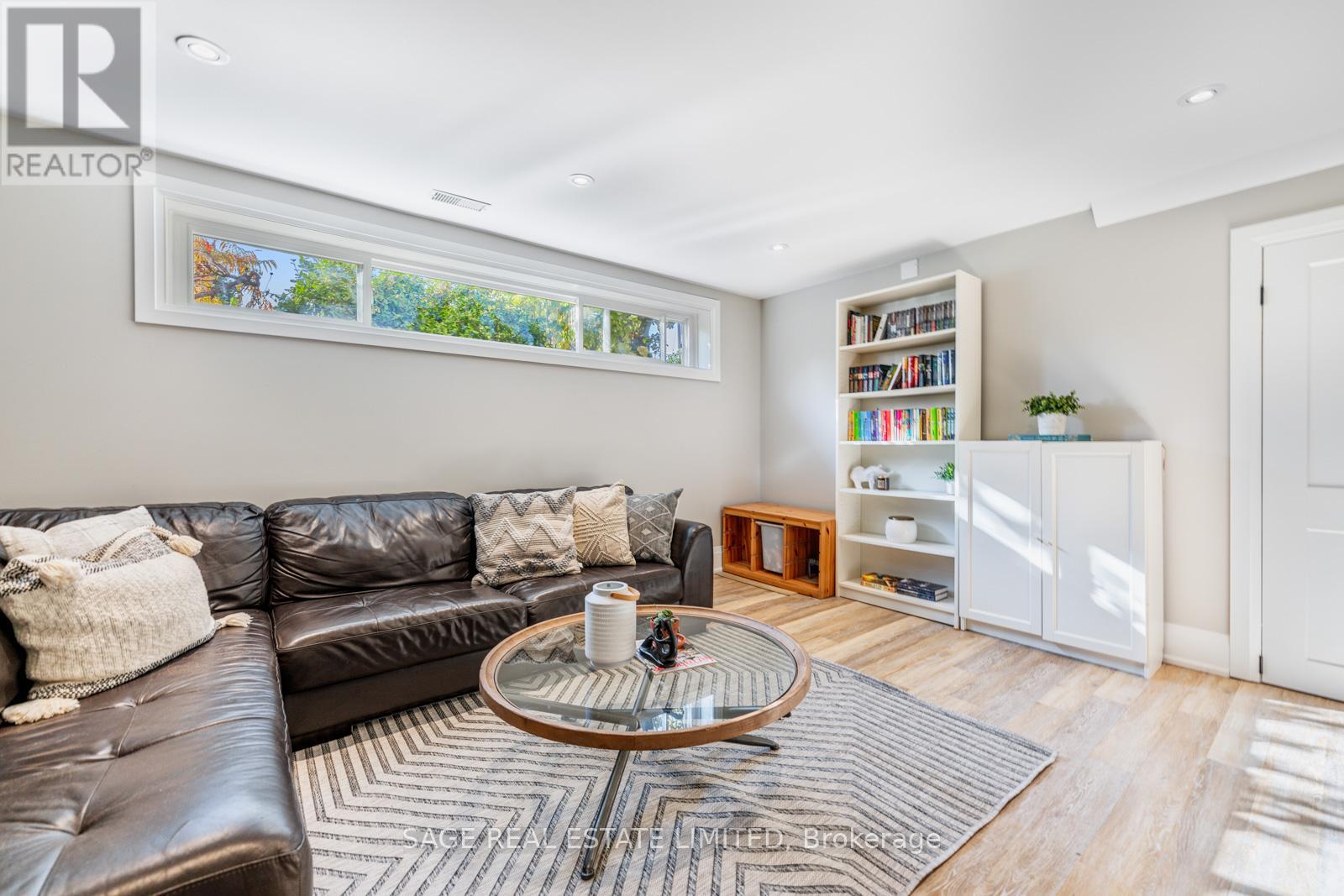 10 Lionel Heights Crescent, Toronto (Parkwoods-Donalda), Ontario  M3A 1L9 - Photo 27 - C12451172