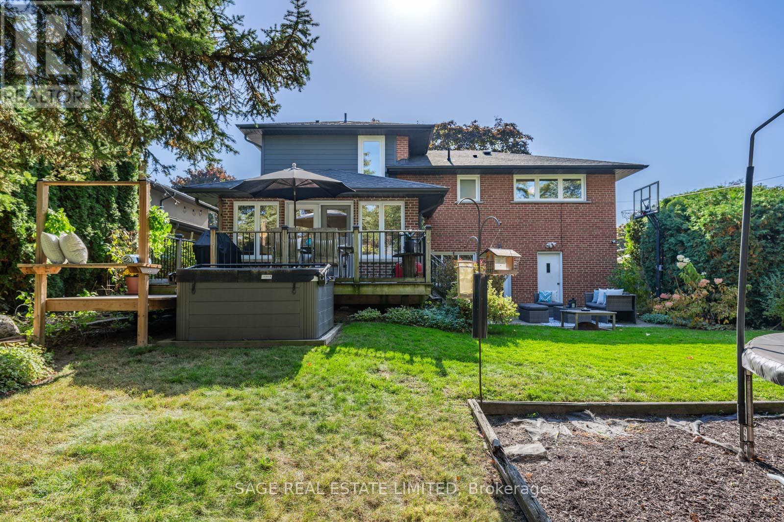 10 Lionel Heights Crescent, Toronto (Parkwoods-Donalda), Ontario  M3A 1L9 - Photo 34 - C12451172