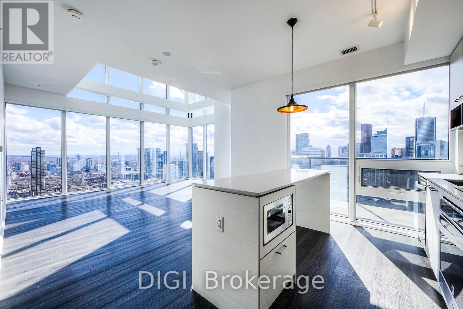 4305 - 55 Gerrard Street W, Toronto, Ontario  M5G 2K2 - Photo 2 - C12451179