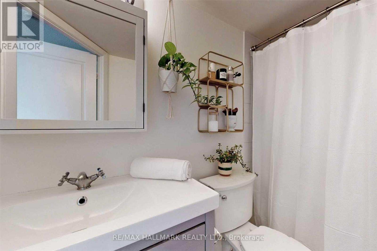 408 - 140 Bathurst Street, Toronto, Ontario  M5V 3N8 - Photo 8 - C12451196