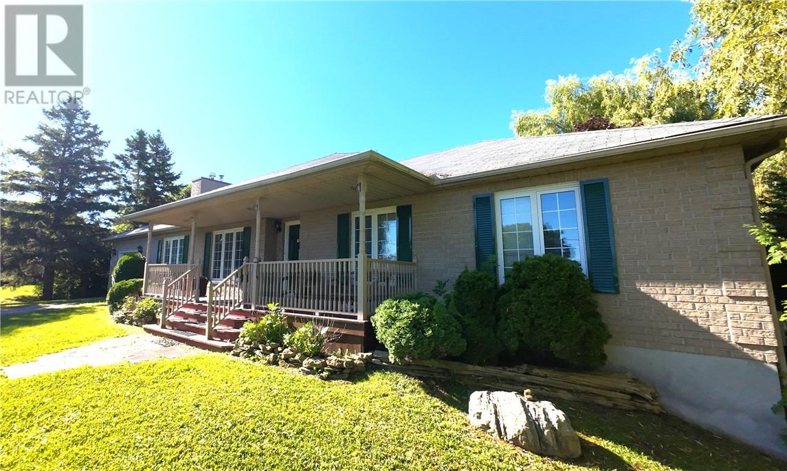 77 Robinson Street W, Little Current, Ontario  P0P 1K0 - Photo 28 - 2125123