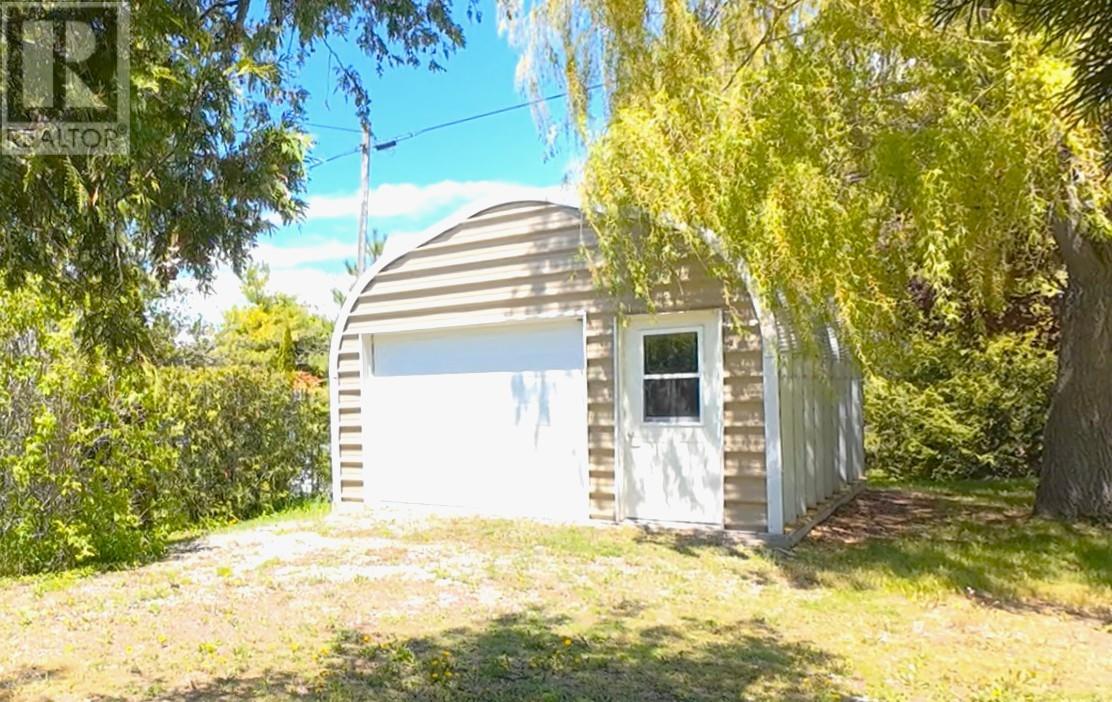 77 Robinson Street W, Little Current, Ontario  P0P 1K0 - Photo 5 - 2125123