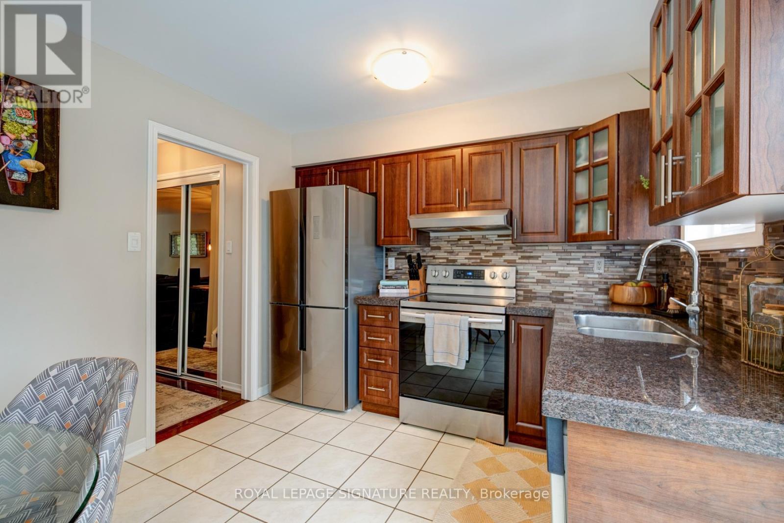 21 Trent Avenue, Toronto, Ontario  M4C 5C6 - Photo 14 - E12451187