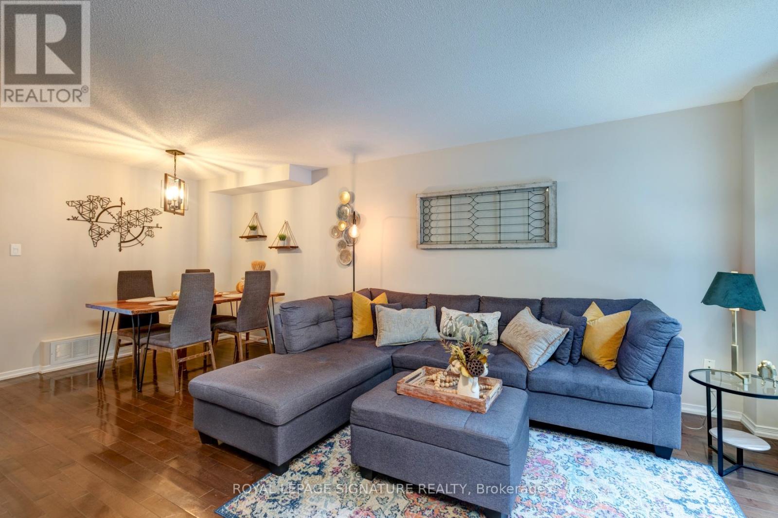 21 Trent Avenue, Toronto, Ontario  M4C 5C6 - Photo 4 - E12451187
