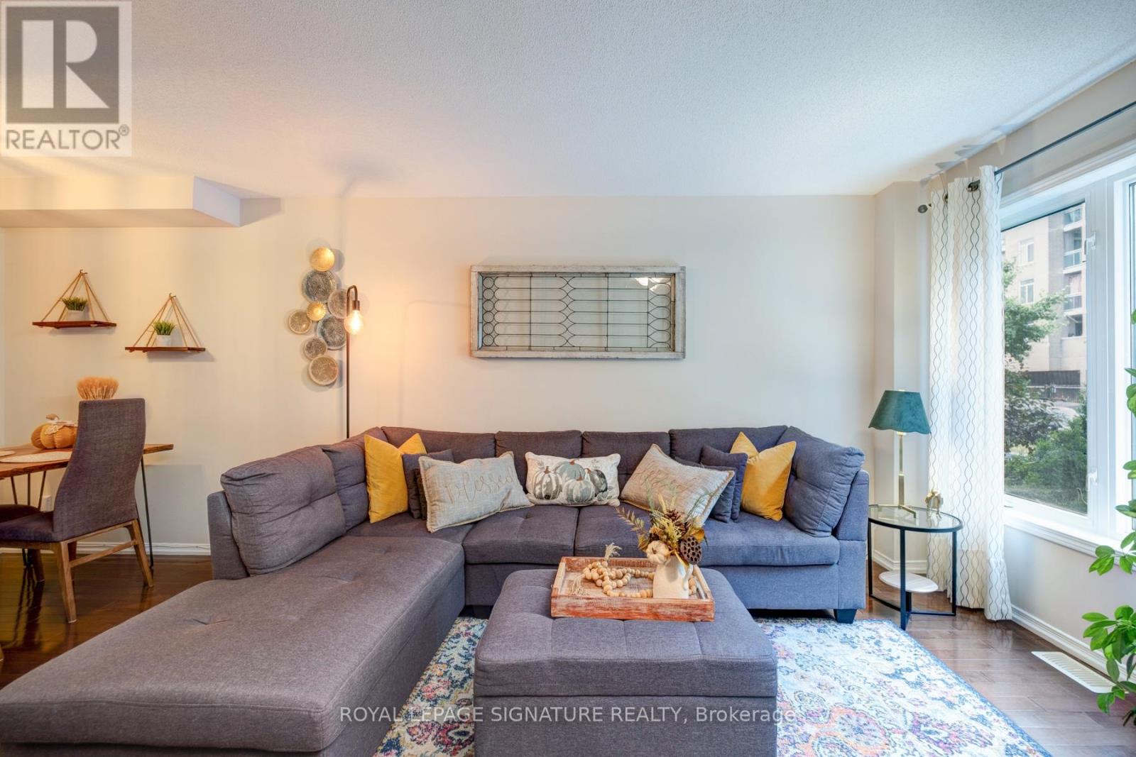 21 Trent Avenue, Toronto, Ontario  M4C 5C6 - Photo 6 - E12451187