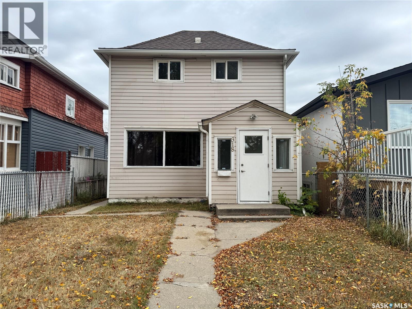 318 H Avenue S, Saskatoon, Saskatchewan  S7M 1W3 - Photo 1 - SK020374