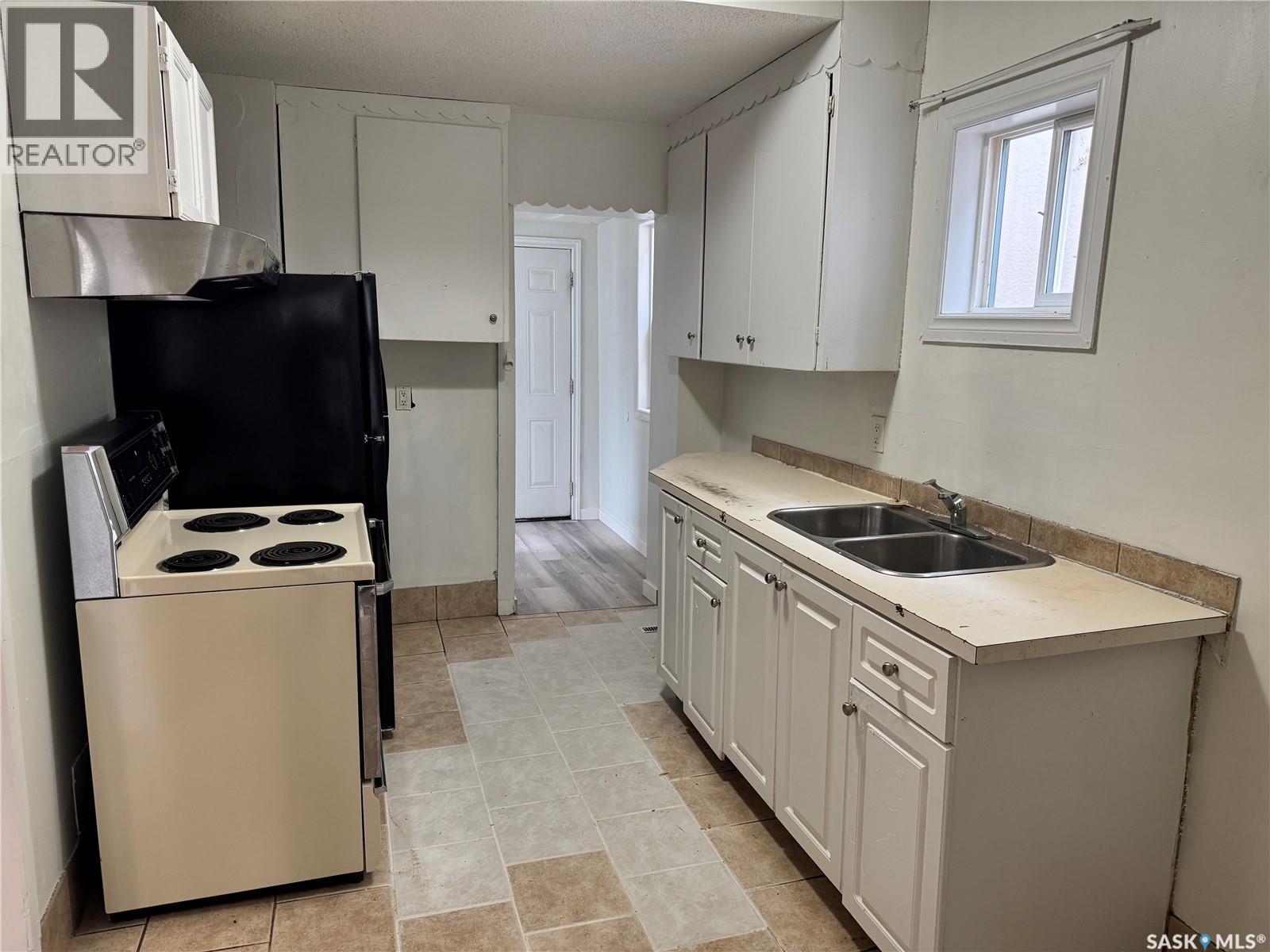 318 H Avenue S, Saskatoon, Saskatchewan  S7M 1W3 - Photo 11 - SK020374