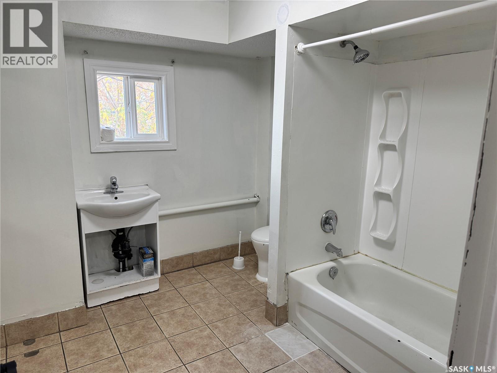 318 H Avenue S, Saskatoon, Saskatchewan  S7M 1W3 - Photo 21 - SK020374