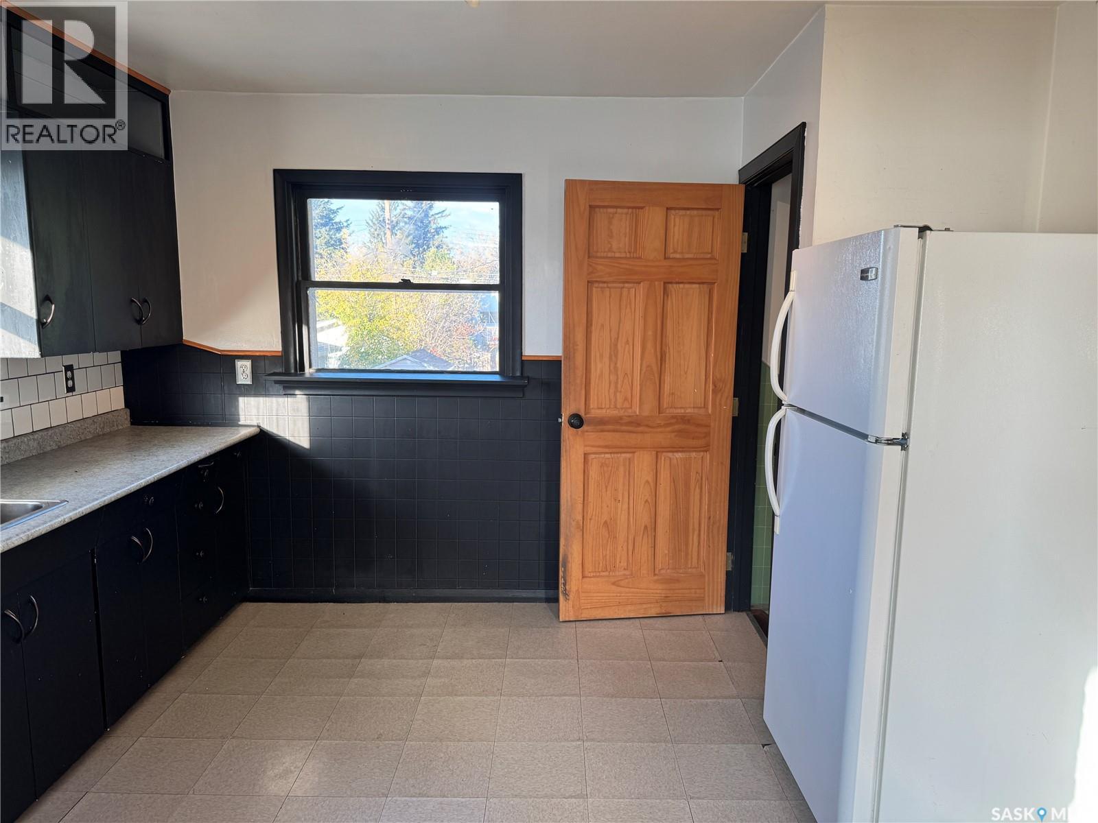 325 V Avenue S, Saskatoon, Saskatchewan  S7M 3E4 - Photo 10 - SK020371