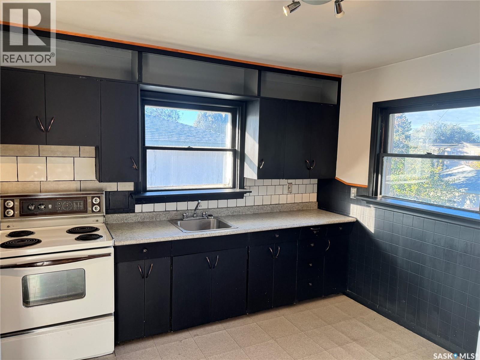 325 V Avenue S, Saskatoon, Saskatchewan  S7M 3E4 - Photo 11 - SK020371