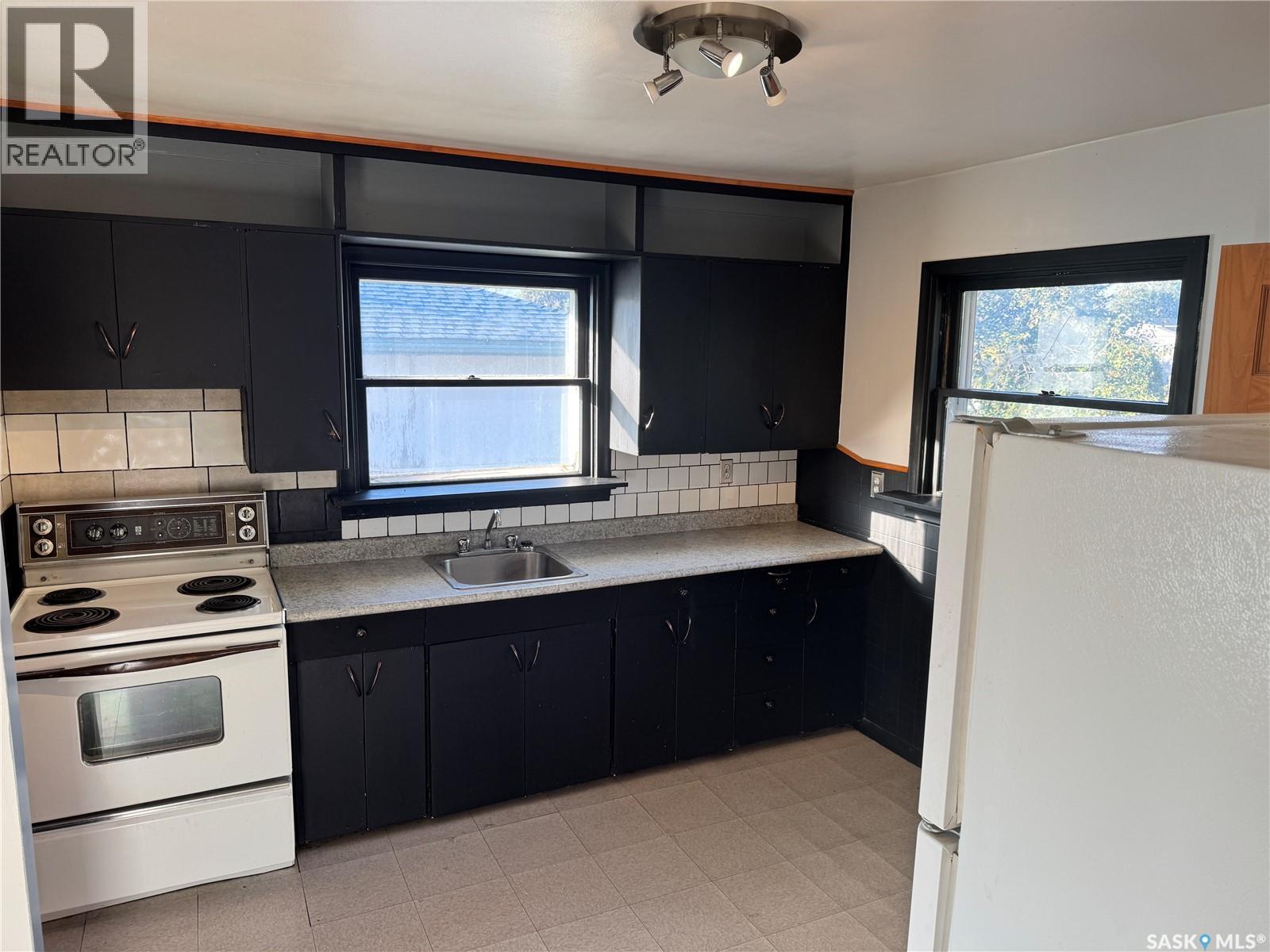 325 V Avenue S, Saskatoon, Saskatchewan  S7M 3E4 - Photo 12 - SK020371