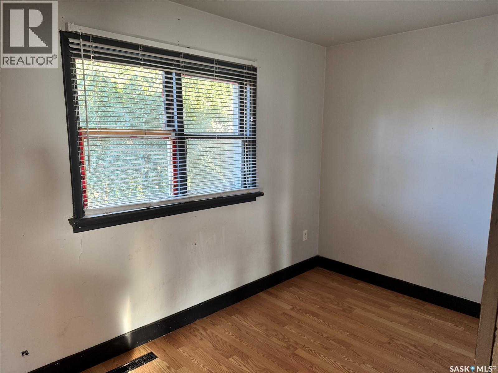 325 V Avenue S, Saskatoon, Saskatchewan  S7M 3E4 - Photo 13 - SK020371