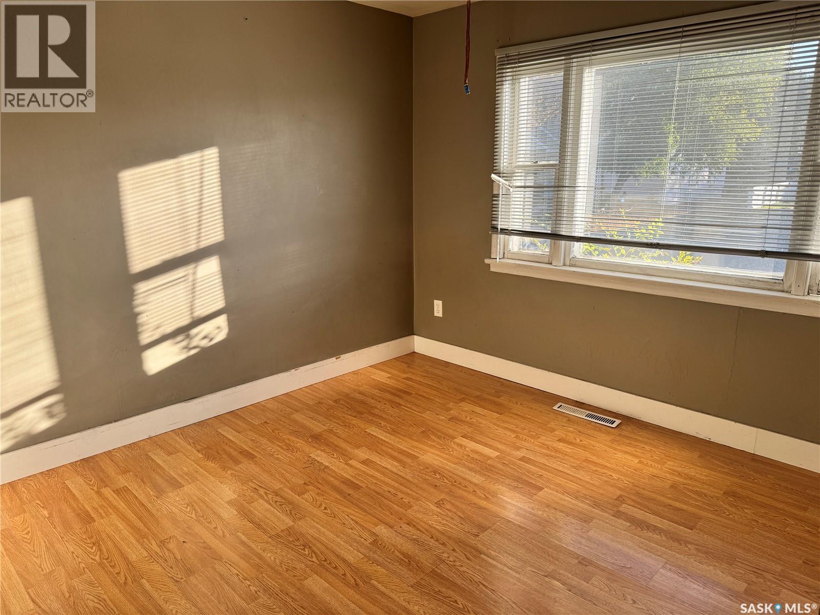 325 V Avenue S, Saskatoon, Saskatchewan  S7M 3E4 - Photo 14 - SK020371