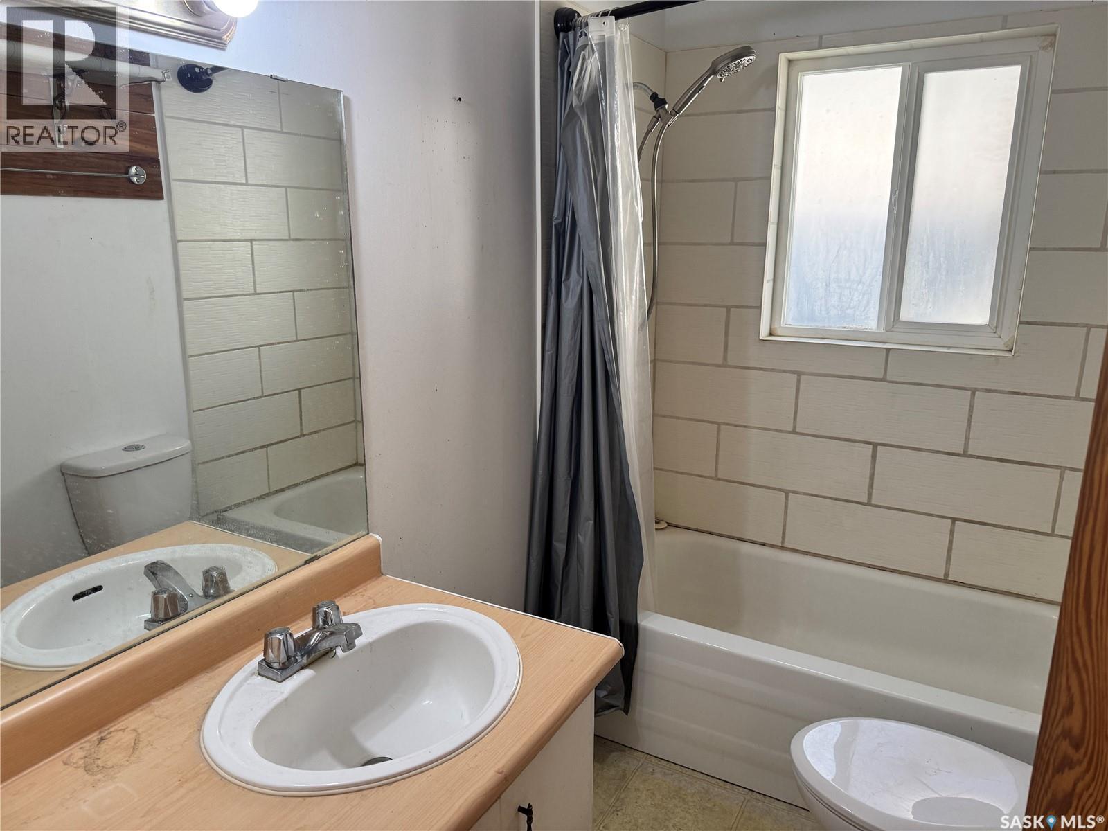 325 V Avenue S, Saskatoon, Saskatchewan  S7M 3E4 - Photo 15 - SK020371