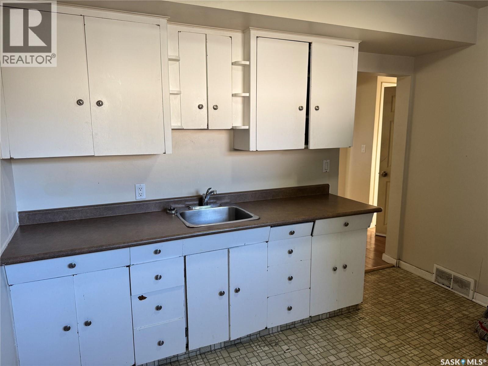 325 V Avenue S, Saskatoon, Saskatchewan  S7M 3E4 - Photo 17 - SK020371