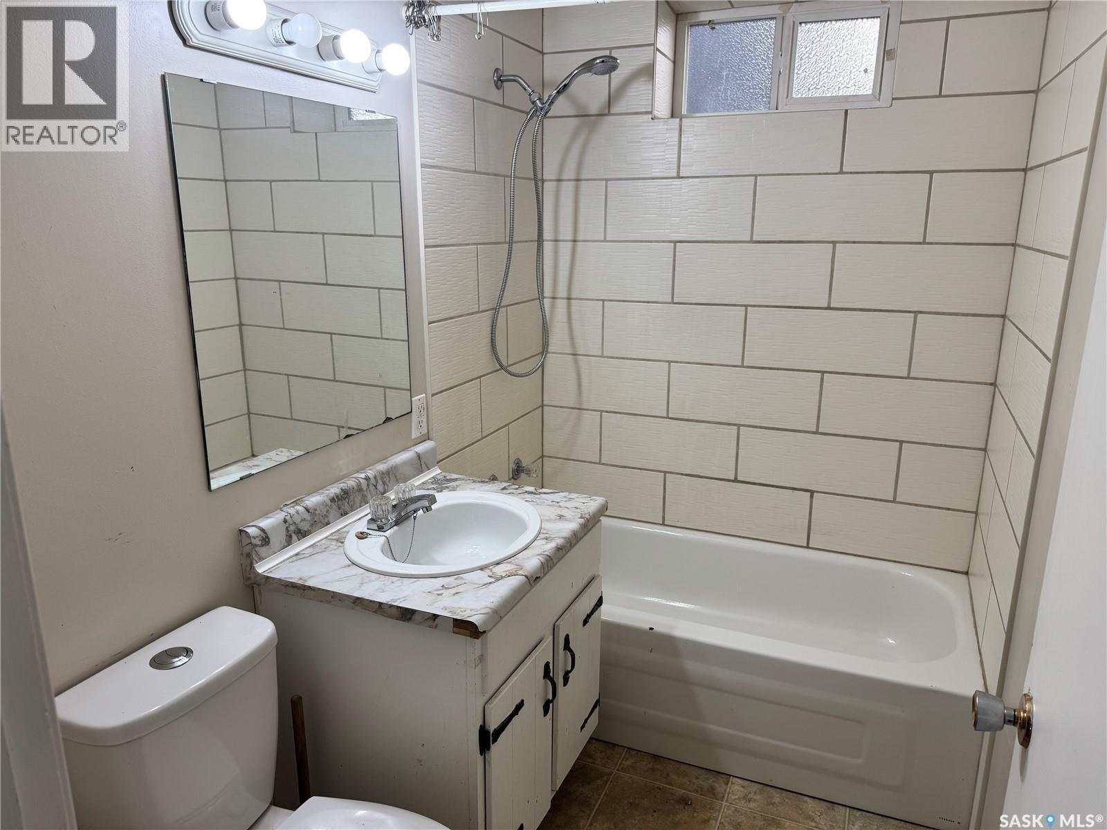 325 V Avenue S, Saskatoon, Saskatchewan  S7M 3E4 - Photo 20 - SK020371