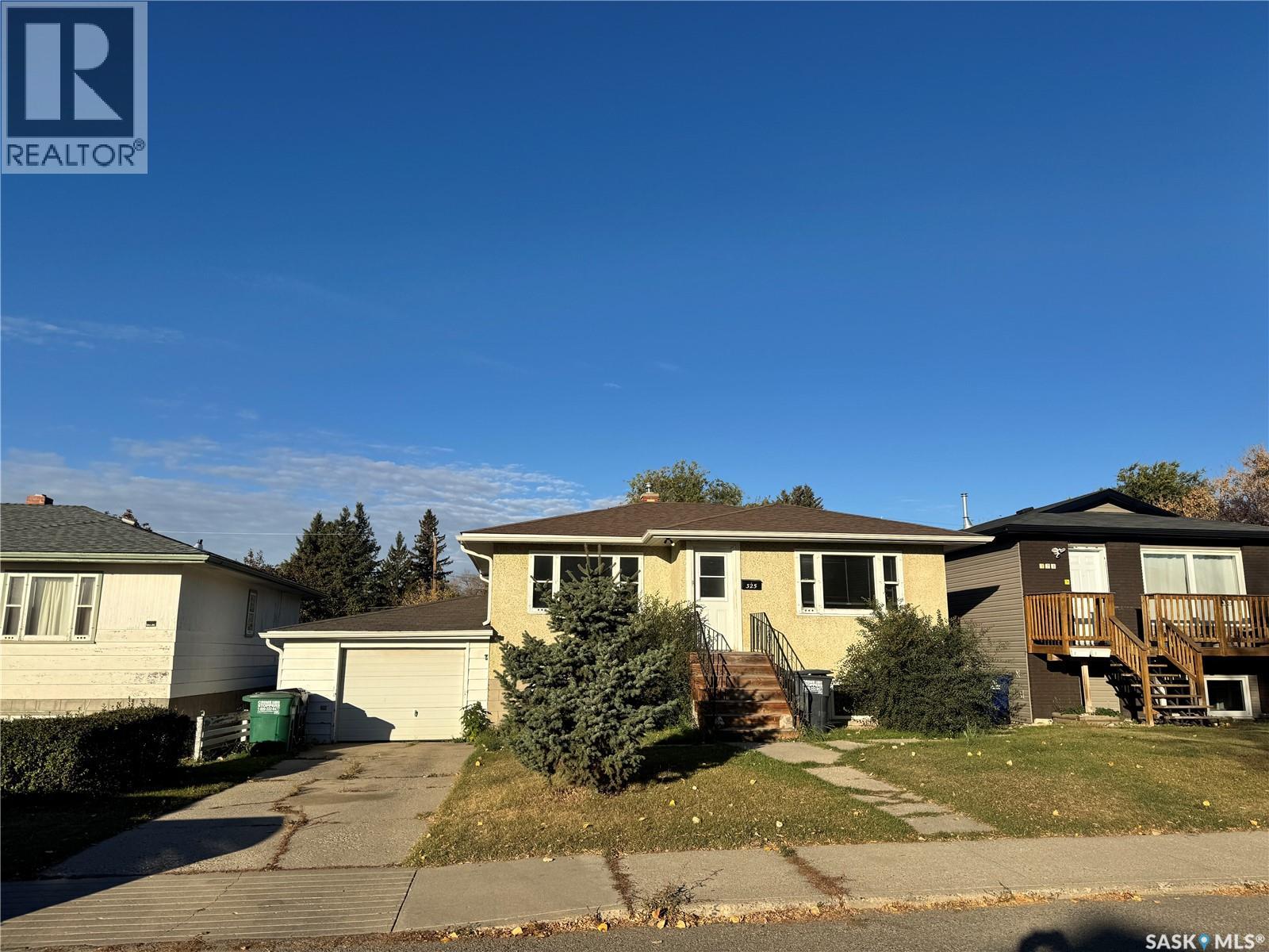 325 V Avenue S, Saskatoon, Saskatchewan  S7M 3E4 - Photo 3 - SK020371