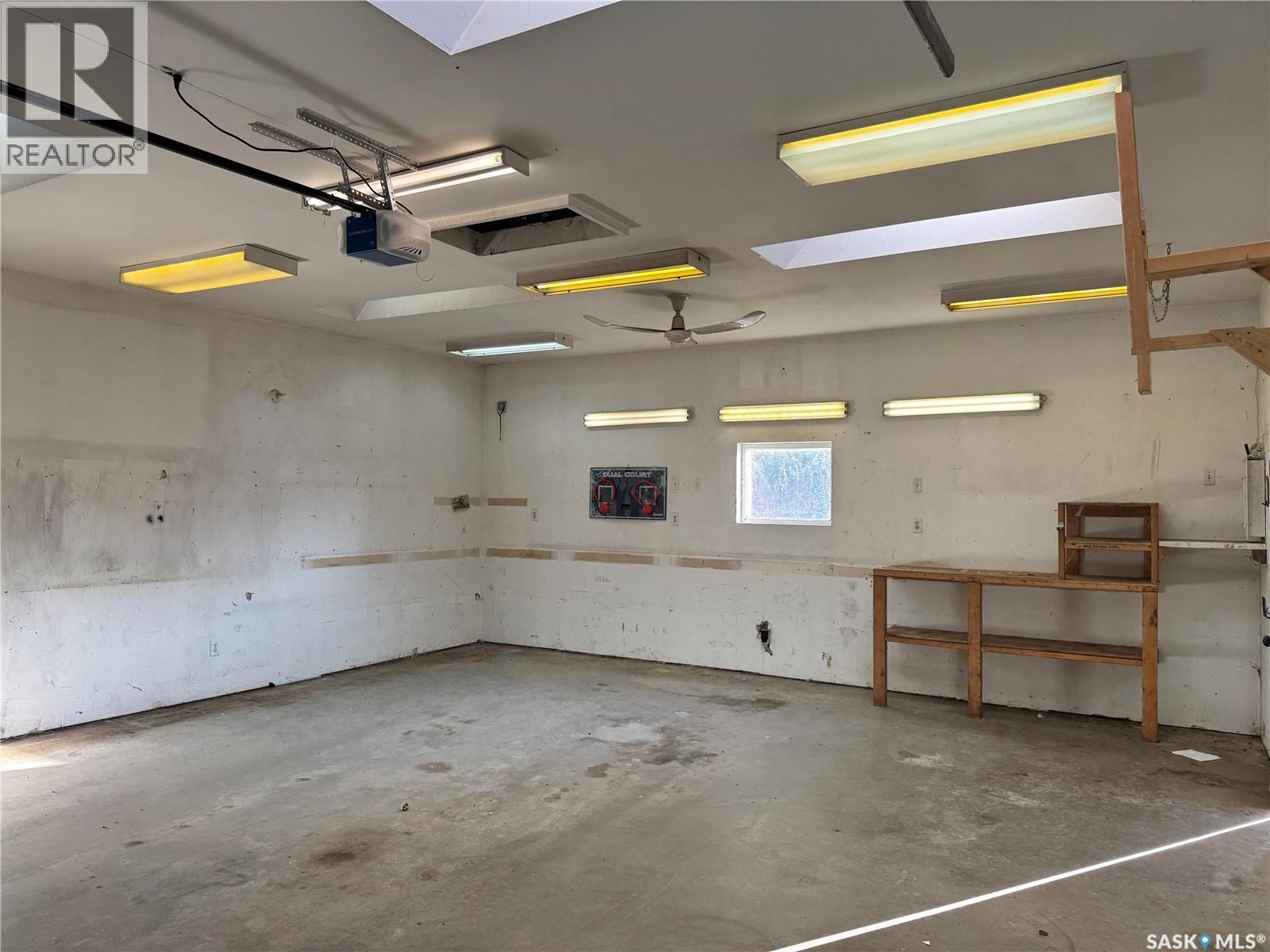 325 V Avenue S, Saskatoon, Saskatchewan  S7M 3E4 - Photo 31 - SK020371
