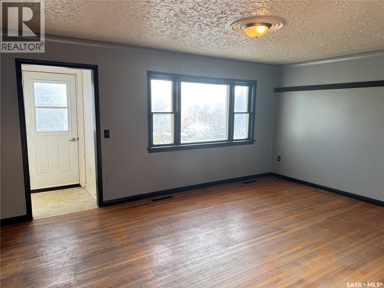 325 V Avenue S, Saskatoon, Saskatchewan  S7M 3E4 - Photo 5 - SK020371