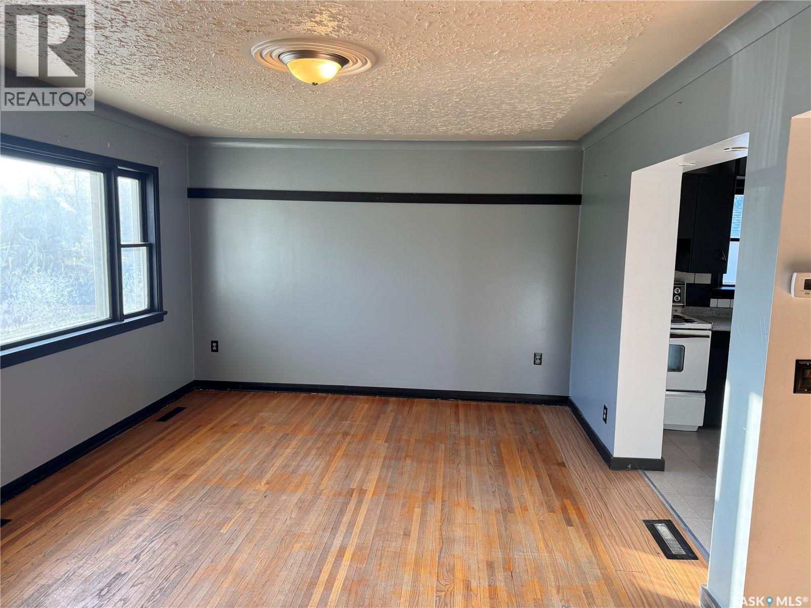 325 V Avenue S, Saskatoon, Saskatchewan  S7M 3E4 - Photo 6 - SK020371