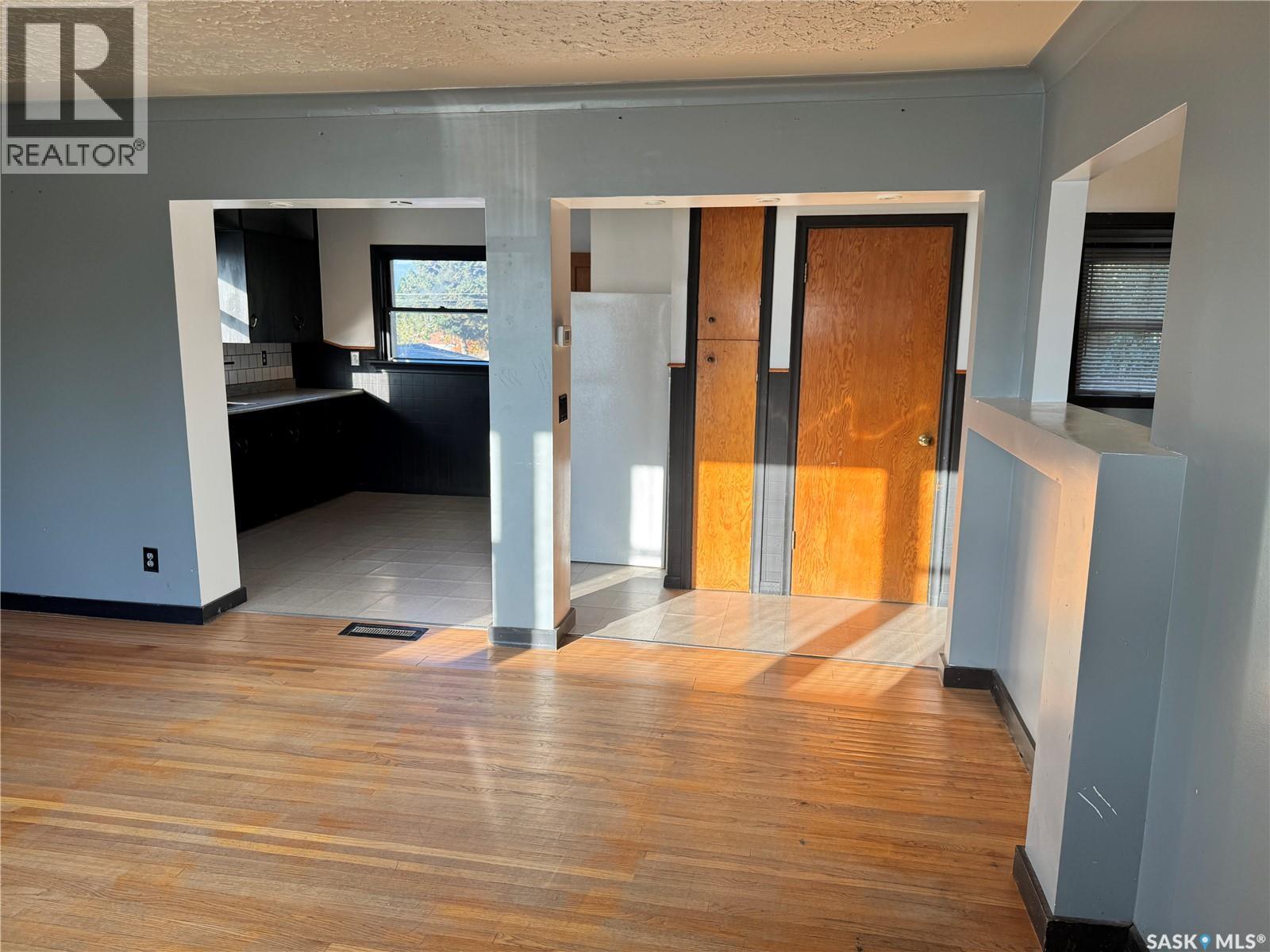 325 V Avenue S, Saskatoon, Saskatchewan  S7M 3E4 - Photo 8 - SK020371